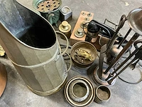 Antieke spullen lamp, telefoon, asbak, koper - afbeelding 8 van  11
