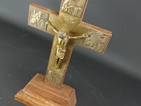 Antieke staande crucifix met bronzen corpus - afbeelding 2 van  5
