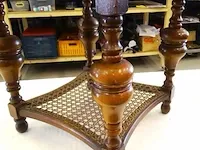 Antieke tafel met snijwerk - afbeelding 5 van  5