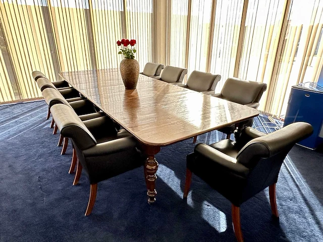 Antieke vergadertafel met 9 vergaderstoelen - afbeelding 2 van  7
