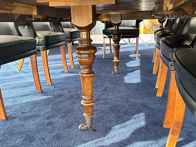 Antieke vergadertafel met 9 vergaderstoelen - afbeelding 6 van  7
