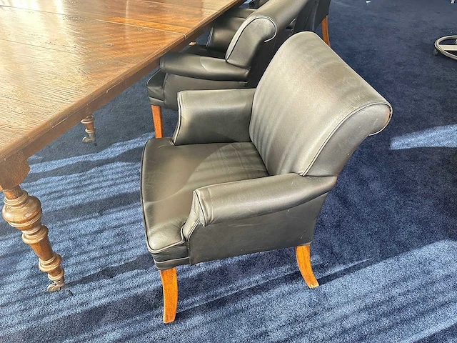 Antieke vergadertafel met 9 vergaderstoelen - afbeelding 7 van  7