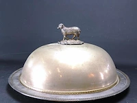 Antieke verzilverde cloche op schaal - afbeelding 1 van  5