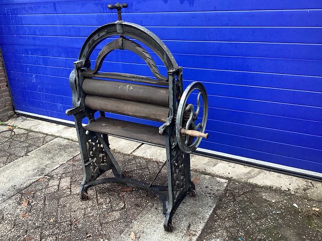 Antieke wringer gietijzer - afbeelding 1 van  5