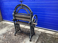 Antieke wringer gietijzer - afbeelding 1 van  5