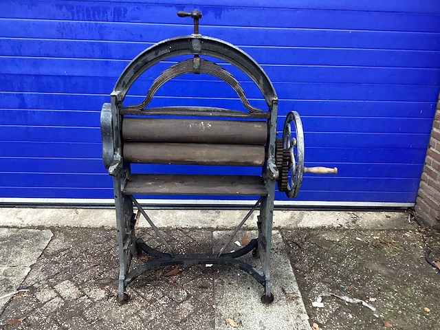 Antieke wringer gietijzer - afbeelding 2 van  5