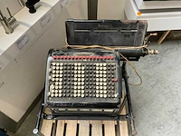 Antique burroughs typewriter machine - afbeelding 10 van  10