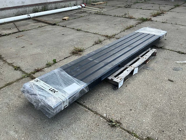 Antraciet gecoat beton paal (5x) - afbeelding 1 van  6