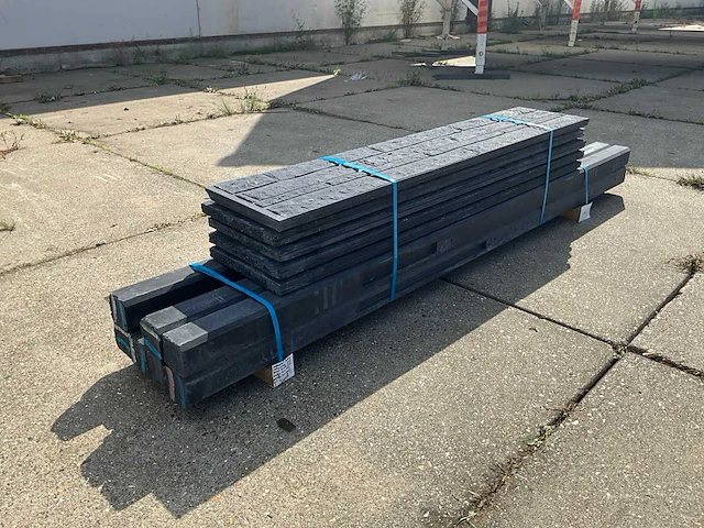 Antraciet gecoat rotsmotief beton onderplaat en paal (12x) - afbeelding 1 van  6