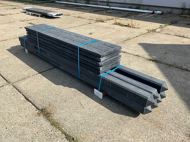 Antraciet gecoat rotsmotief beton onderplaat en paal (12x) - afbeelding 2 van  6