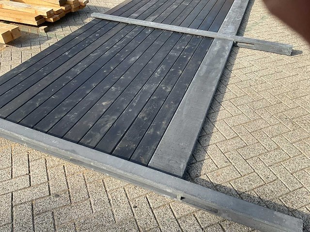 Antraciet hout-beton schutting – 34,5 meter x 205 cm - afbeelding 3 van  7
