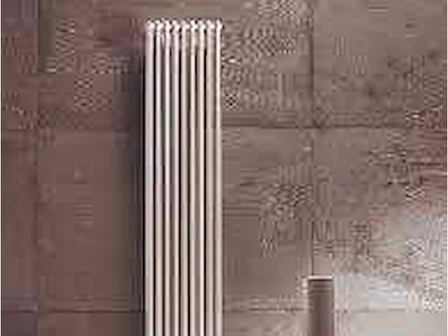Antrax it designradiator 45x140 cm - afbeelding 1 van  4