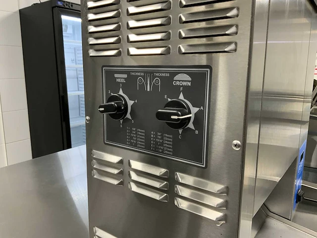 Antunes - vct-2000hc - verticale contact toaster - 2022 - afbeelding 6 van  10