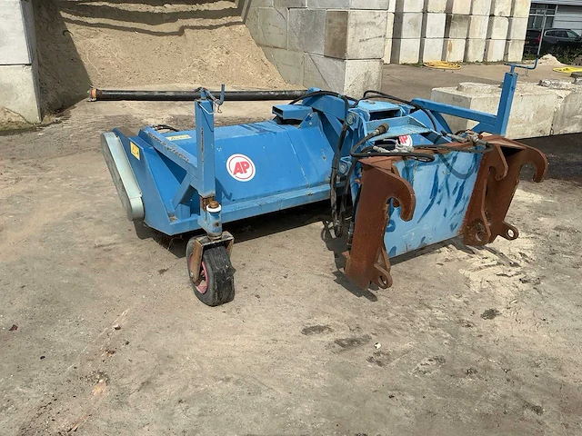 Ap machinebouw 2003 vhz 2750 hh pc straatveegmachine - afbeelding 22 van  24