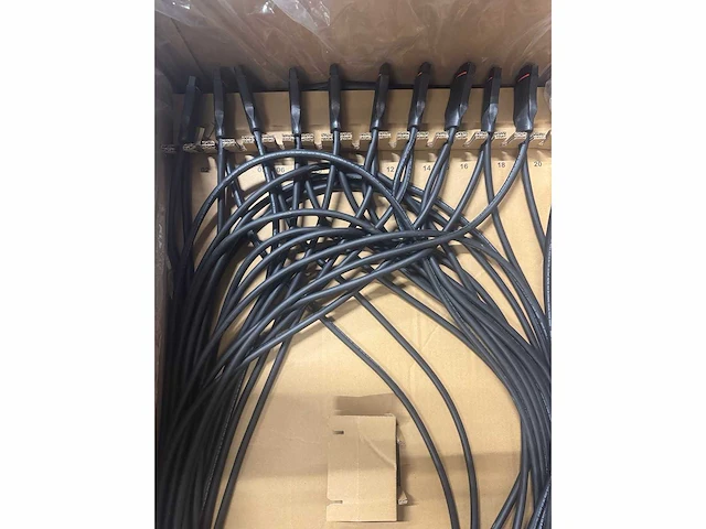 Ap systems - 2 meter ac bus kabel (150x) - afbeelding 2 van  3