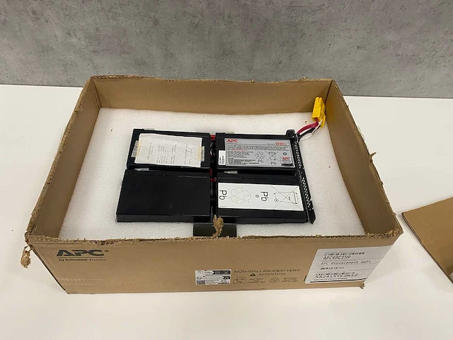 Apc - batterij - afbeelding 2 van  9