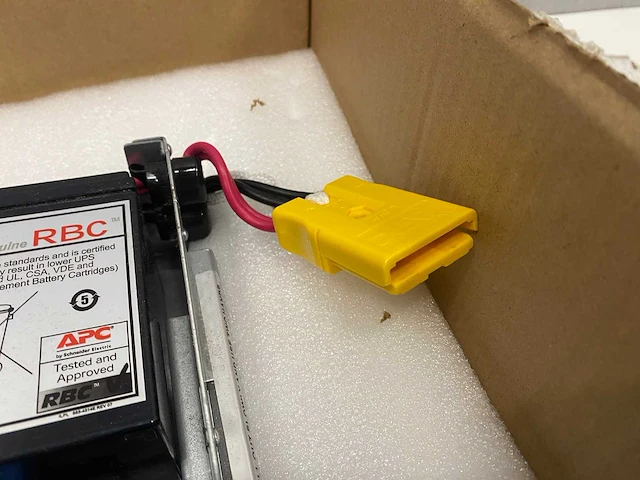 Apc - batterij - afbeelding 6 van  9
