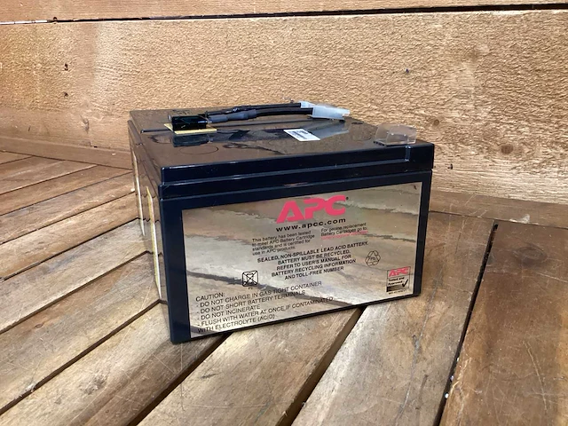 Apc accu - afbeelding 1 van  5
