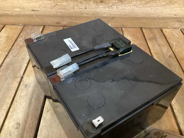 Apc accu - afbeelding 4 van  5