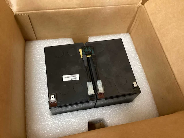 Apc accu - afbeelding 5 van  5