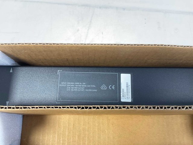 Apc (ap8853) metered pdu rack 32a (new) - afbeelding 7 van  9