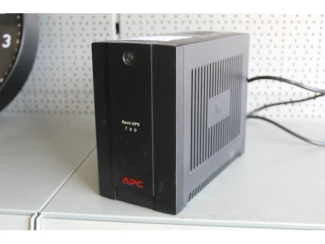 Apc noodbatterij back-ups 700 - afbeelding 2 van  5