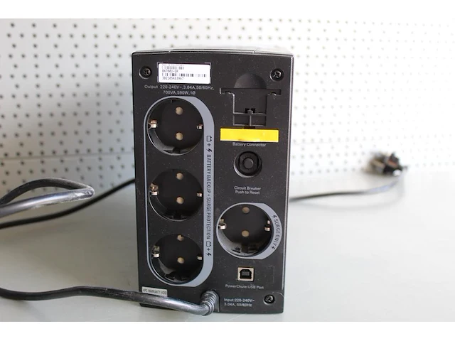 Apc noodbatterij back-ups 700 - afbeelding 3 van  5