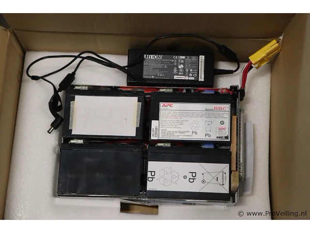 Apc rbc133 vervangende accu - afbeelding 1 van  3