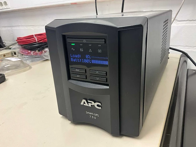 Apc smt750ic usb ups-systeem - afbeelding 1 van  4