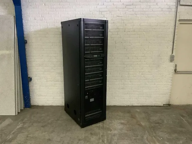 Apc symmetra px noodstroomvoorziening - afbeelding 1 van  8
