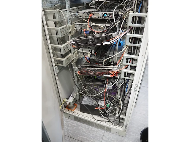 Apc - afbeelding 7 van  9