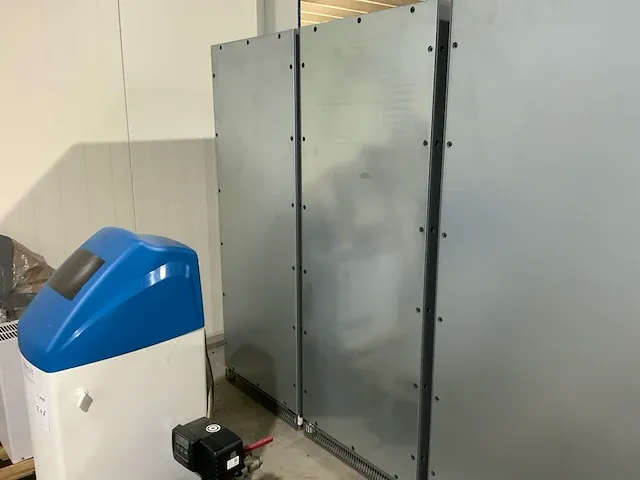 Apc/schneider mge galaxy 5500 driefasen stroombeveiliging “100 kva” - afbeelding 15 van  20