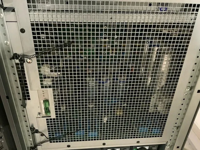 Apc/schneider mge galaxy 5500 driefasen stroombeveiliging “100 kva” - afbeelding 20 van  20