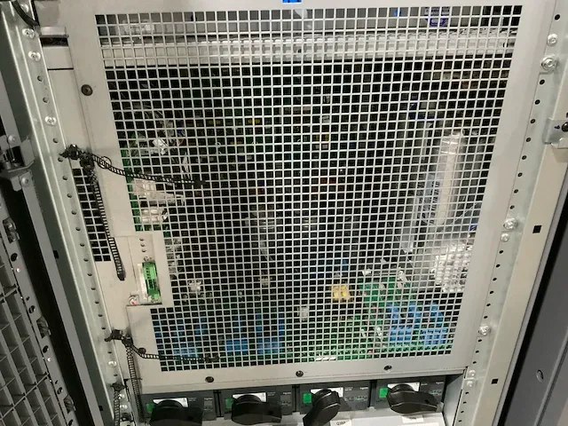Apc/schneider mge galaxy 5500 driefasen stroombeveiliging “100 kva” - afbeelding 2 van  22