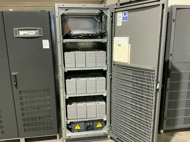 Apc/schneider mge galaxy 5500 driefasen stroombeveiliging “100 kva” - afbeelding 5 van  22