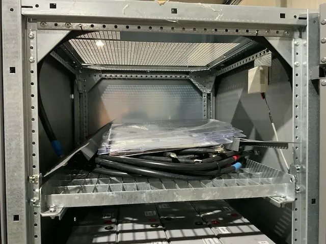 Apc/schneider mge galaxy 5500 driefasen stroombeveiliging “100 kva” - afbeelding 6 van  22