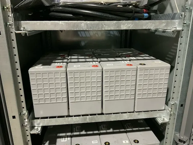 Apc/schneider mge galaxy 5500 driefasen stroombeveiliging “100 kva” - afbeelding 7 van  22