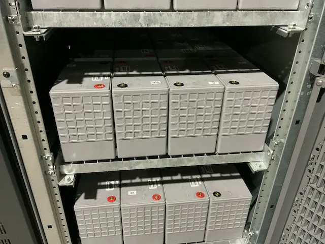 Apc/schneider mge galaxy 5500 driefasen stroombeveiliging “100 kva” - afbeelding 8 van  22