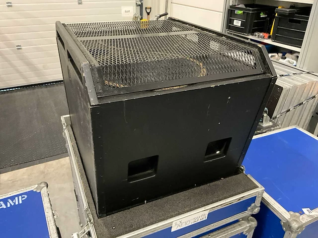Apogee ae-10 subwoofers met versterker - afbeelding 3 van  5