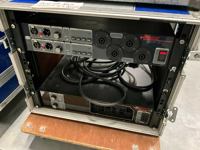 Apogee ae-10 subwoofers met versterker - afbeelding 5 van  5