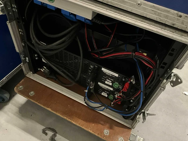 Apogee ae-5 luidspreker-set met versterker - afbeelding 8 van  8