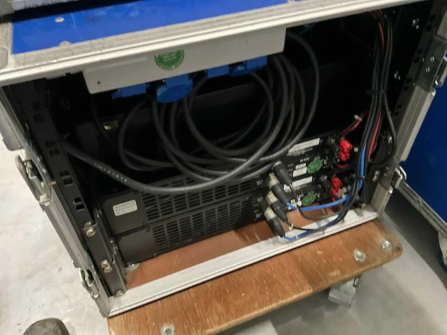 Apogee ae-5 luidspreker-set met versterker - afbeelding 8 van  8