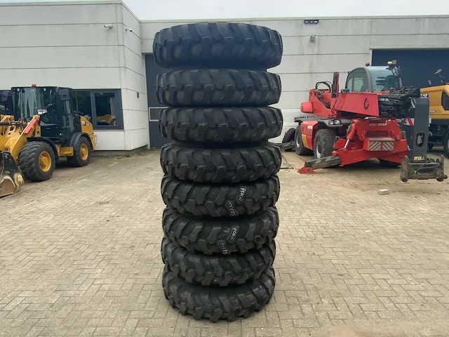 Apollo 1000x20 10-gaats velg met band dubbel lucht (4x) - afbeelding 1 van  6