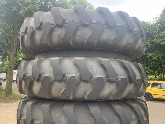Apollo 1000x20 10-gaats velg met band dubbel lucht (4x) - afbeelding 2 van  6