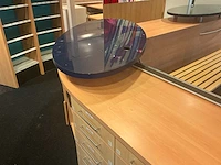 Apotheek interieur winkel toonbank - afbeelding 7 van  54