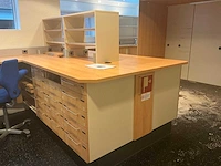 Apotheek interieur winkel toonbank - afbeelding 11 van  54
