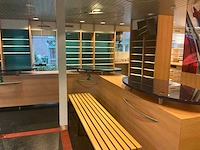 Apotheek interieur winkel toonbank - afbeelding 23 van  54