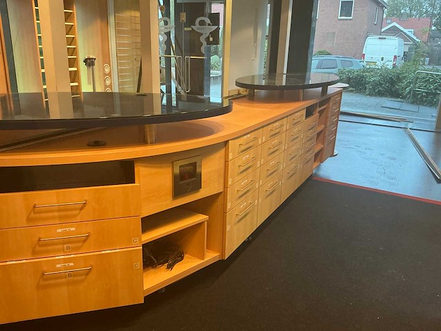 Apotheek interieur winkel toonbank - afbeelding 10 van  54