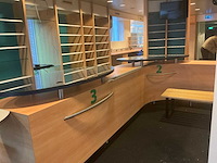 Apotheek interieur winkel toonbank - afbeelding 1 van  54