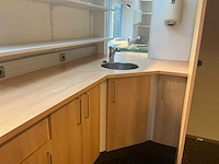 Apotheek interieur winkel toonbank - afbeelding 23 van  54